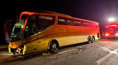 Srážka autobusu s dodávkou na jihu Čech. Řidiče museli vyprostit