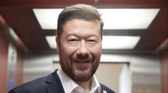 Bulvár řeší údajnou Okamurovu milenku. Předseda SPD vysvětlil, co s ní dělá