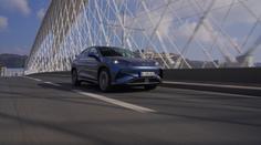 Automobilka, která drtí Teslu, vstupuje do Česka. Čínské BYD přiváží tři modely a slibuje novou éru