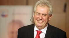 Zeman špatně chodí kvůli potížím s palcem. Podstoupil několik operací