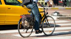 Řidiče aut vytáčí zlozvyk cyklistů. Ti jsou ale v právu, soud se vyjádřil jasně
