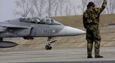 PRÁVO: Česko budou i dál hlídat gripeny! Pro je Sobotka i Babiš