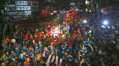 Při požáru sedmipatrové budovy v hlavním městě Bangladéše zahynulo 44 lidí