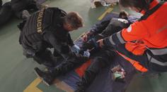 Karlovarská policie prošla novým tréninkem. Učila se pomoc při krvavých útocích