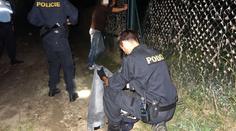 Noc s pražskou policií: Záhadný utopenec a zbitá blondýna