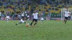 VIDEO: Zbláznil se?! Fotbalista předvedl zákrok na kriminál