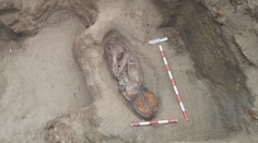 VIDEO: Výjimečný nález v Peru. Archeologové našli ženské tělo staré okolo 5 000 let