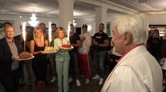 VIDEO: Jiří Krampol oslavil 83. narozeniny. Zavzpomínal i na Karla Gotta