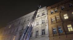 Manželům kompletně vyhořel byt, stačili utéct i se psem a kočkou