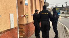 Ozbrojený muž přepadl poštu na Plzeňsku. Hrozí mu až 10 let ve vězení