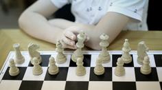 Neštěstí na základní škole. Chlapec (†10) se udusil herní figurkou
