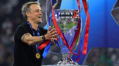 Krásný moment v Mnichově. Fanoušci PSG uctili zesnulou dceru kouče