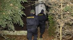 Policisté pátrají v okolí Hluboké nad Vltavou po chlapci (16), nepřišel domů