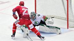 Třinec v bezbrankovém dramatu ovládl nájezdy, opět vyhrála i Sparta