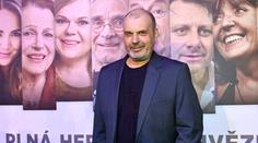 Herec Petr Rychlý skončil v nemocnici. Mám 15 stehů a nemůžu hrát, řekl