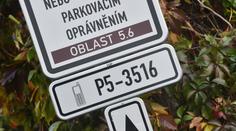 Klidně zaparkujte na modré. Ale pozor na tyto značky!