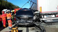 Dálnici D1 blokovala vážná nehoda tří aut, na místo letěl vrtulník