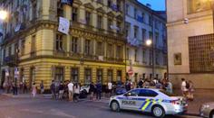 Aktivisté obsadili prázdné domy, ven je musela dostat policie