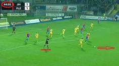 TOTÁLNÍ ZÁŘEZ: Hráč Jihlavy šel proti Plzni sám na bránu, rozhodčí písknul konec! VIDEO