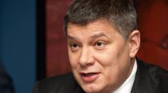 Vítek k situaci v Sazce: Hušák si řekl o 200 milionů