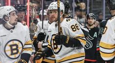 Pastrňák dosáhl dalšího milníku v NHL, pak mluvil o fotbale: Hráči jsou sobečtí