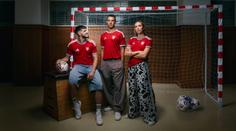 Čeští fotbalisté představují nové dresy. Do kampaně se zapojil i hvězdný rapper