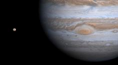 Na Jupiteru zuří mimořádně silné bouře. Mohou je zaznamenat i lidé na Zemi
