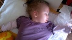 Sofinka (2) bojuje o život, rodiče nemají na léčbu