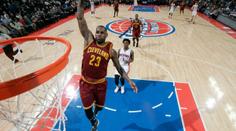 VIDEO: LeBron nečekaně selhal v zakočení. I tak má ale rekord!