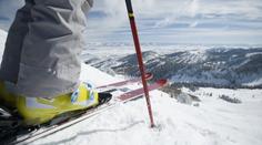 V Česku se už lyžuje. V zahraničí je ale jiná nabídka, říká odborník