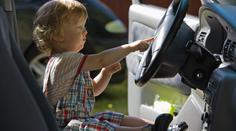 Chlapeček se hnal autem rychlostí přes 100 km/h! Jel k babičce