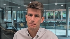 Sociální dárečky si nemůžeme dovolit, říká ekonom. A nová EET to nezachrání