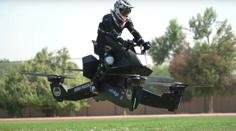 Tohle nejsou Star Wars! Policie v Dubaji testuje létající motorky!