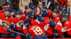 Tkachuk poslal Floridu do finále NHL po 27 letech. Trefil se 5 sekund před koncem