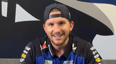 Zmatek, bouračky, panika! Český influencer popisuje, jak probíhal závod s Verstappenem