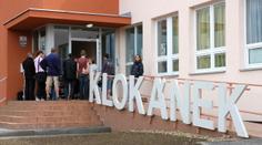 Klokánky mají velké dluhy a hrozí jim zánik. Vláda s tím nic nedělá