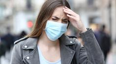 Mladší lidé mají jiné příznaky! Lékaři odhalili skrytý symptom koronaviru