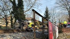 Dramatický den pro pražskou MHD. Havaroval vlak, tramvaj i autobus