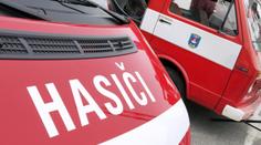 Ve zbrojnici hasičů úřadoval zloděj. Zmizely hadice, nafta i peníze