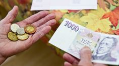 Chudoba hrozí kvůli inflaci více Čechům. Musejí šetřit na kroužcích či dovolených