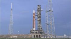Start rakety, která měla letět na Měsíc, se odkládá. Objevily se problémy