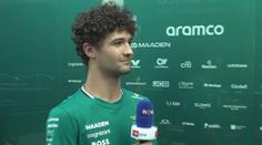 Roman je skvělý kluk, říká závodník F2 Crawford. Kvůli formuli sekl se školou