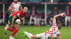 Jak tohle nemohla být penalta? Rozhodčí z Kataru přehlédl faul na Gvardiola