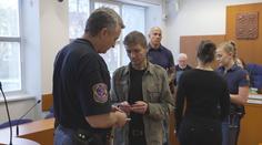 Soud poslal za vraždu do vězení muže a jeho partnerku. Měli brutálně zabít její matku