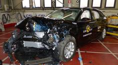 Nové crash testy. Jak si vedla Scala v konkurenci Tesly a Mercedesů?