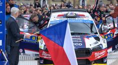 Splněný sen mnoha generací. Hvězdy světové rallye se už prohánějí v Česku