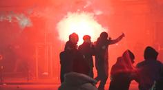 Nepokoje v Bruselu. Policie nasadila proti fotbalovým fanouškům slzný plyn i vodní dělo