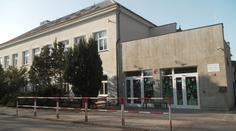 Policie řeší několik oznámení o lákání dětí do auta. Mnohdy jde o nedorozumění