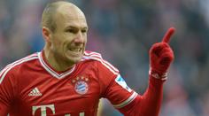 Nepovedený skluz! Robben málem doplatil na frajeřinu