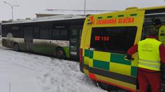 Autobus s dětmi se srazil s kamionem. Několik jich skončilo v nemocnici